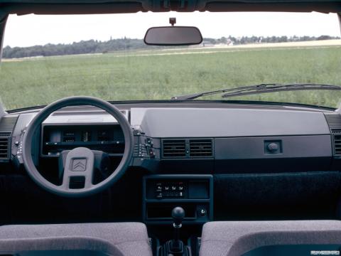 bx_16_trs_1982_interieur_0.jpg